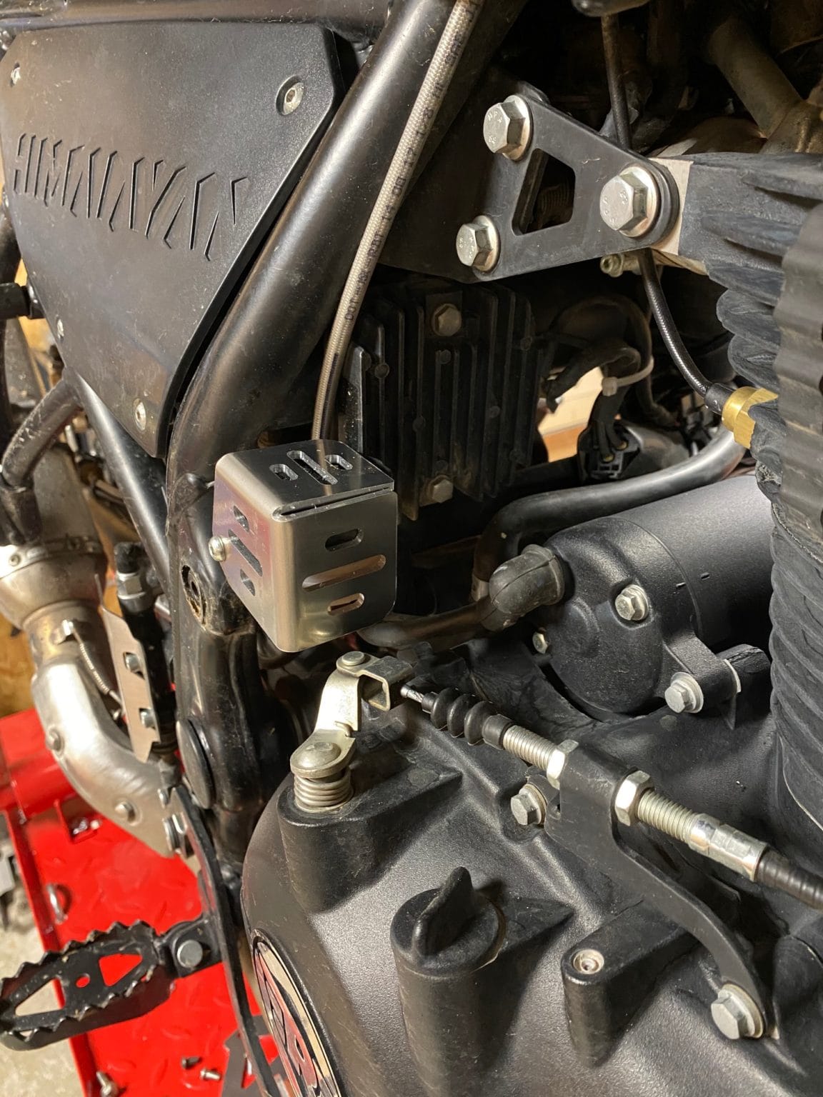 Brake fluid tank guard Royal Enfield Himalayan Motoboxer