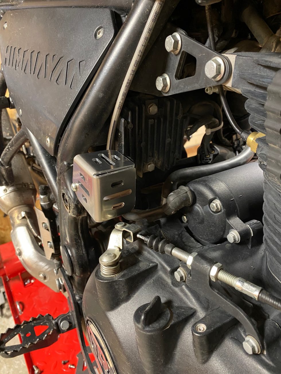 Brake fluid tank guard Royal Enfield Himalayan Motoboxer