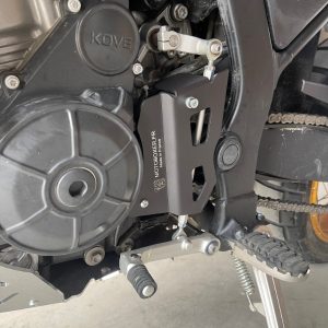 Sprocket and shift lever protection - KOVE 800x